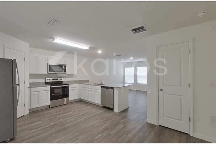 12378 Paramount Drive South – photo 5