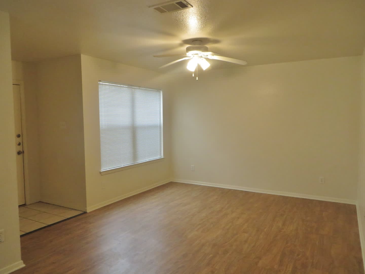 2 Bedroom 2 Bathroom Unit In Georgetown – photo 1