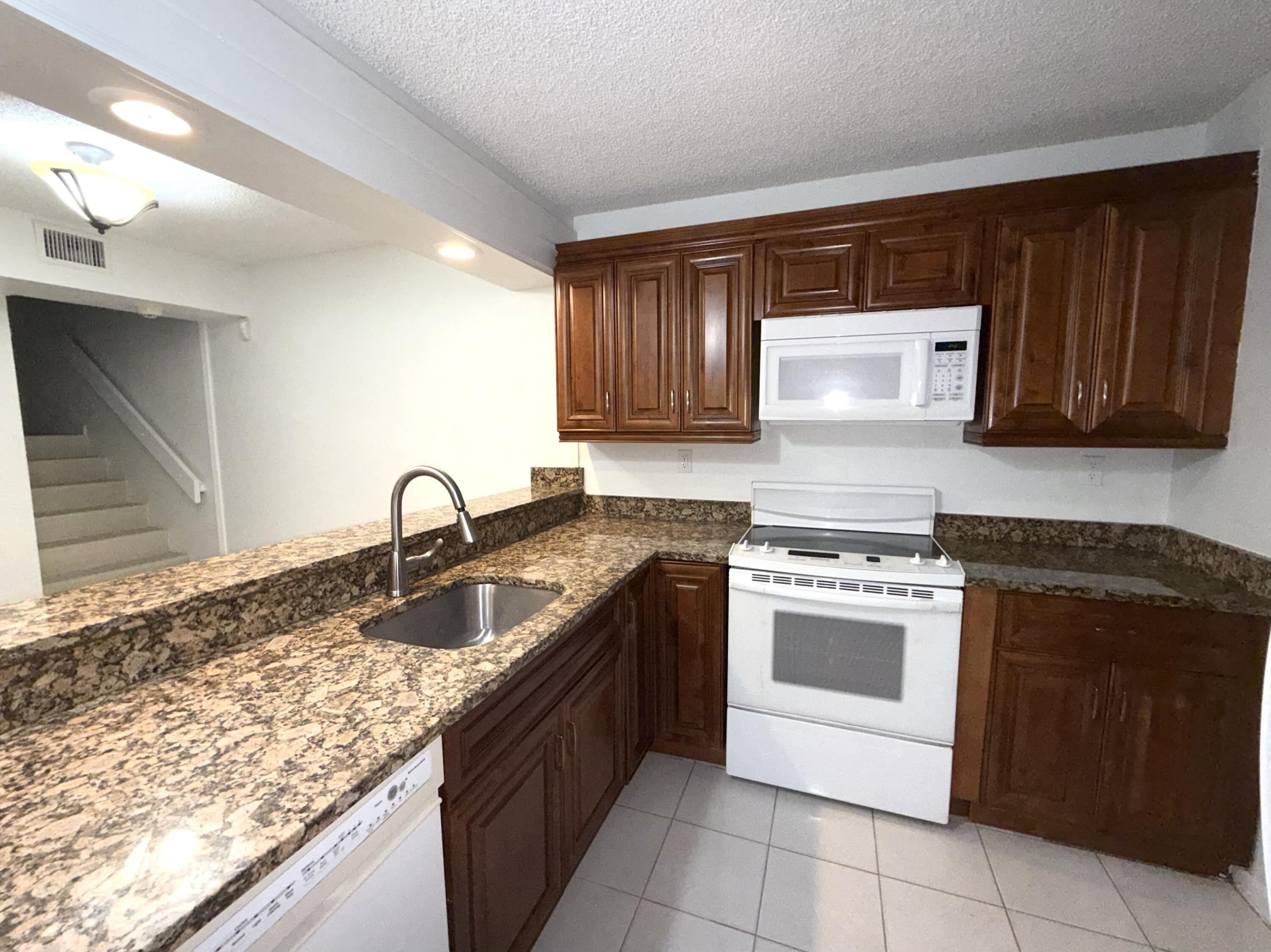 3757 Victoria Drive – photo 3