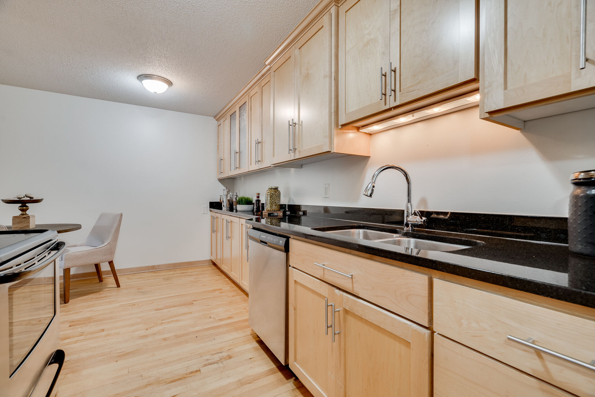 311 Kenwood Parkway – photo 2
