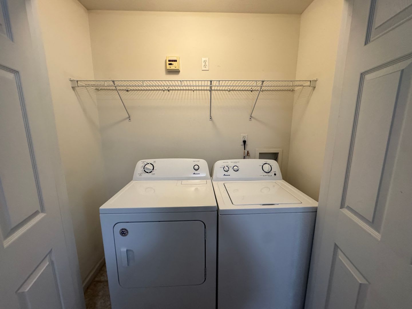 3 Bedrooms 2 Bath – photo 4