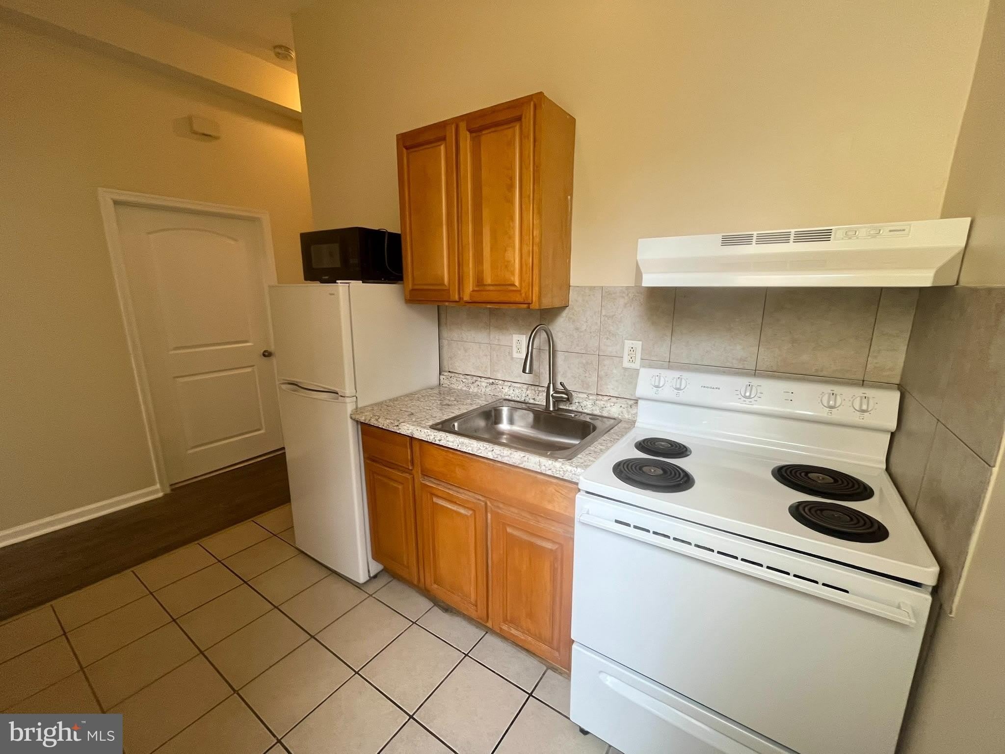 4061 POWELTON Avenue – photo 4