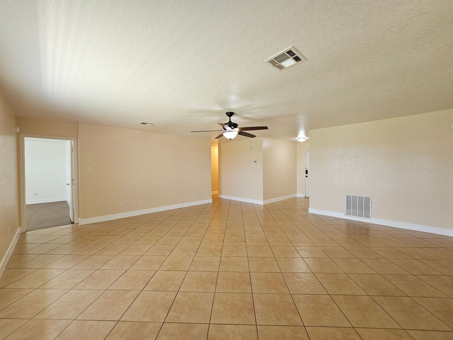 HHUGE RENT REDUCTION – photo 5