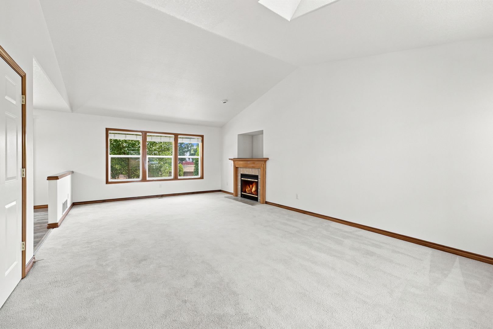 Spacious 3 Bedroom Home In East Vancouver Great Location Near Harmony Union Schools – photo 5