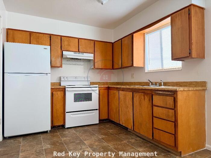 351 Noble Road – photo 5
