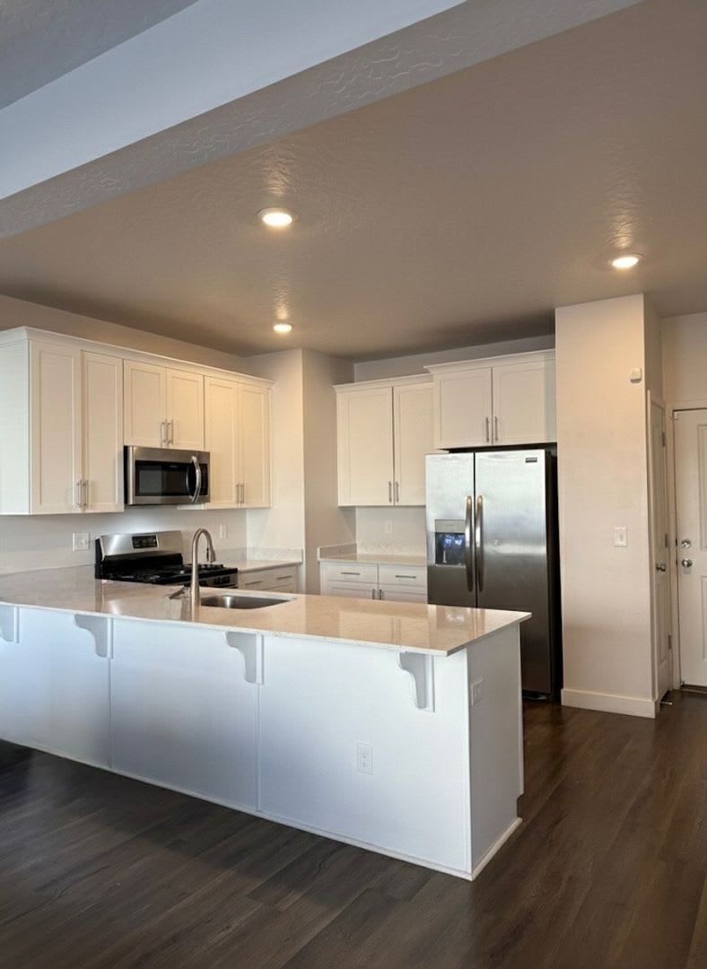 1 000 Move In Credit Move In Ready 3 Bedroom Bluffdale Townhome With Private Side Yard – photo 4