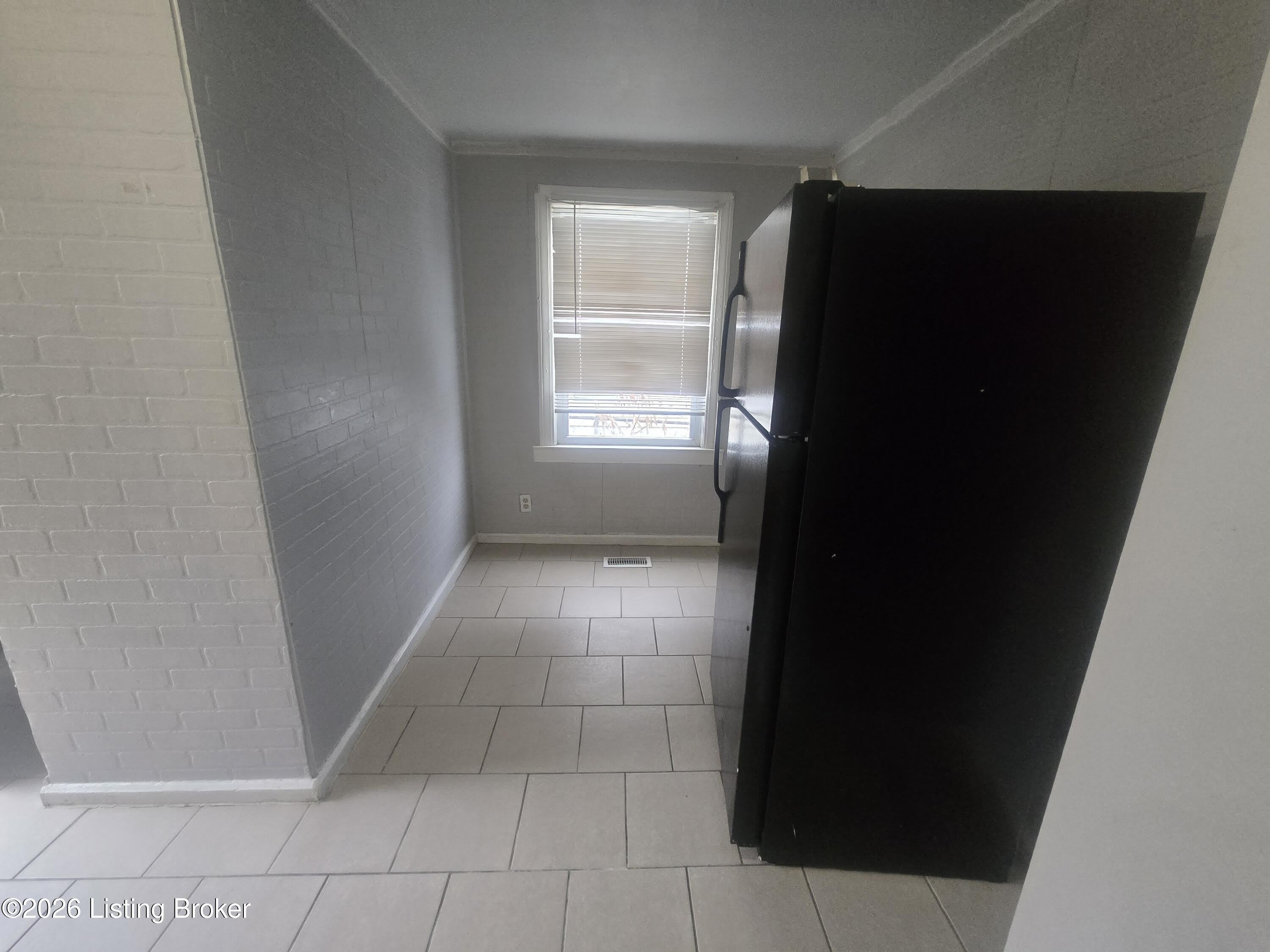 3004 Wyandotte Ave – photo 4