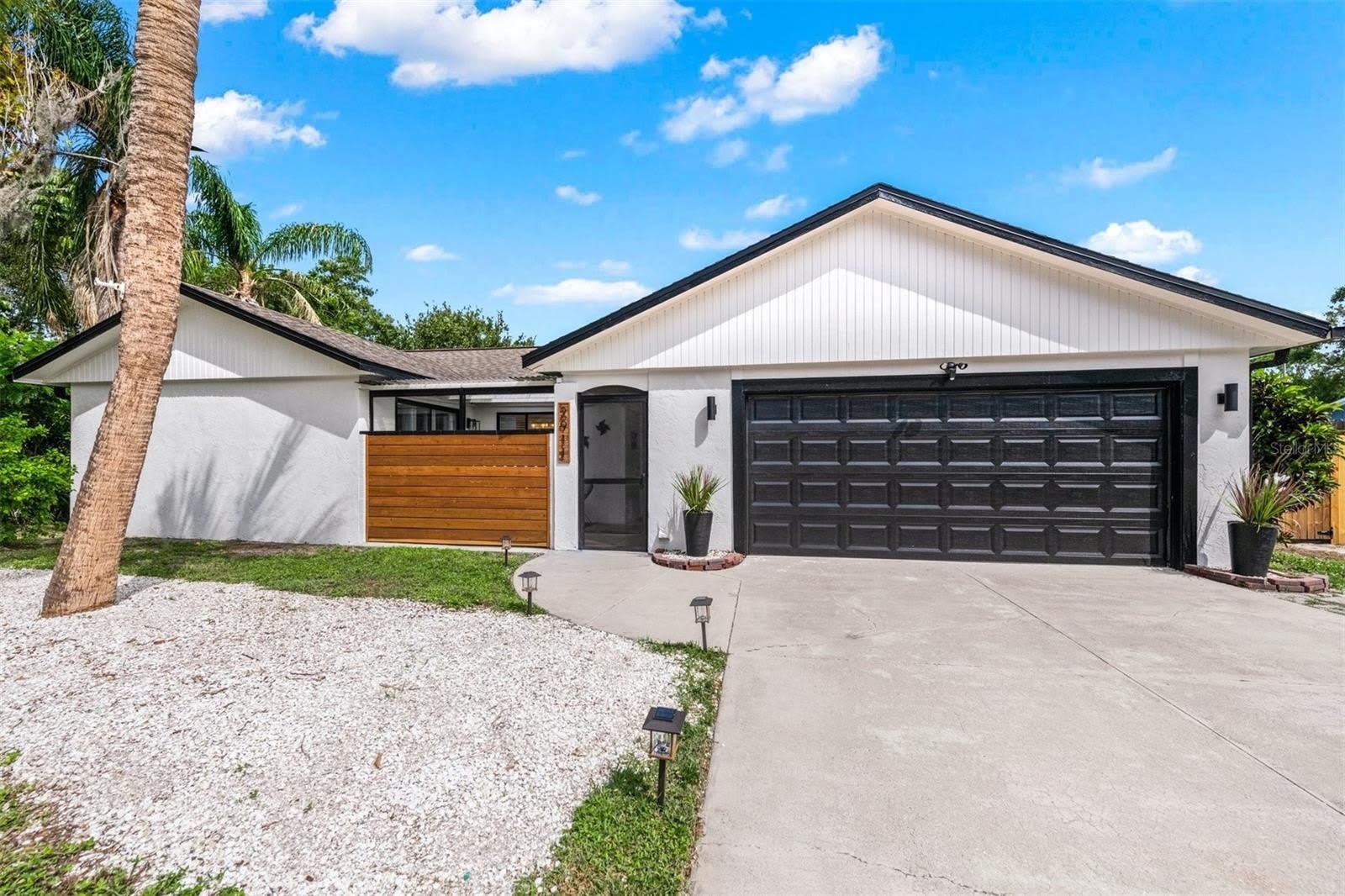 2911 WOODPINE Court – photo 3