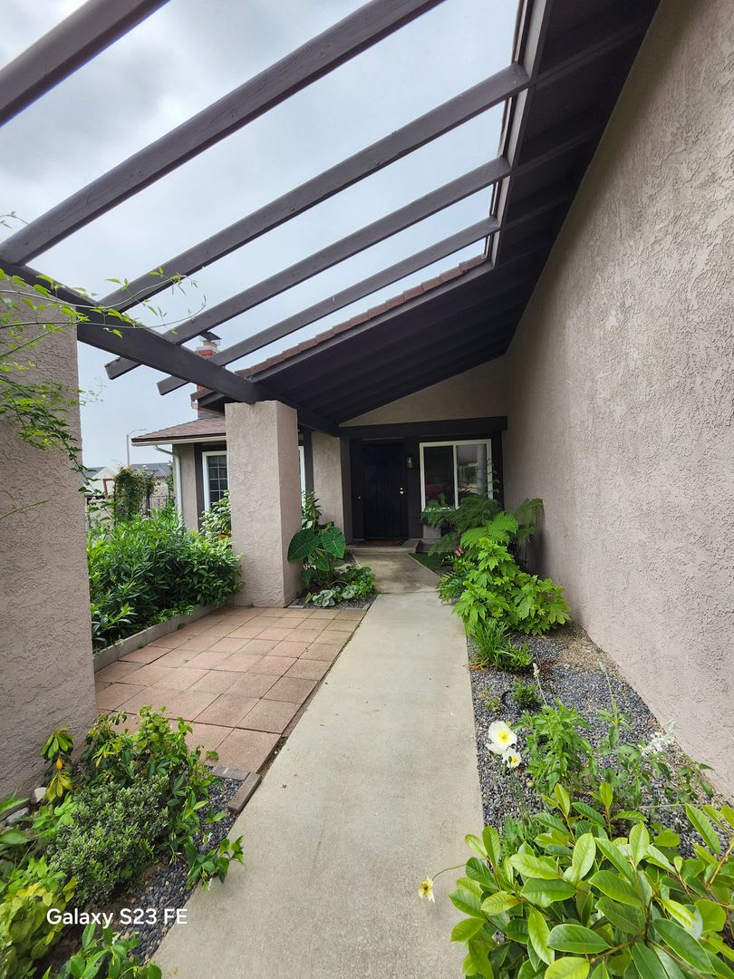 THIS HOUSE IS SPLIT in a quiet Rancho Cucamonga neighborhood – photo 4