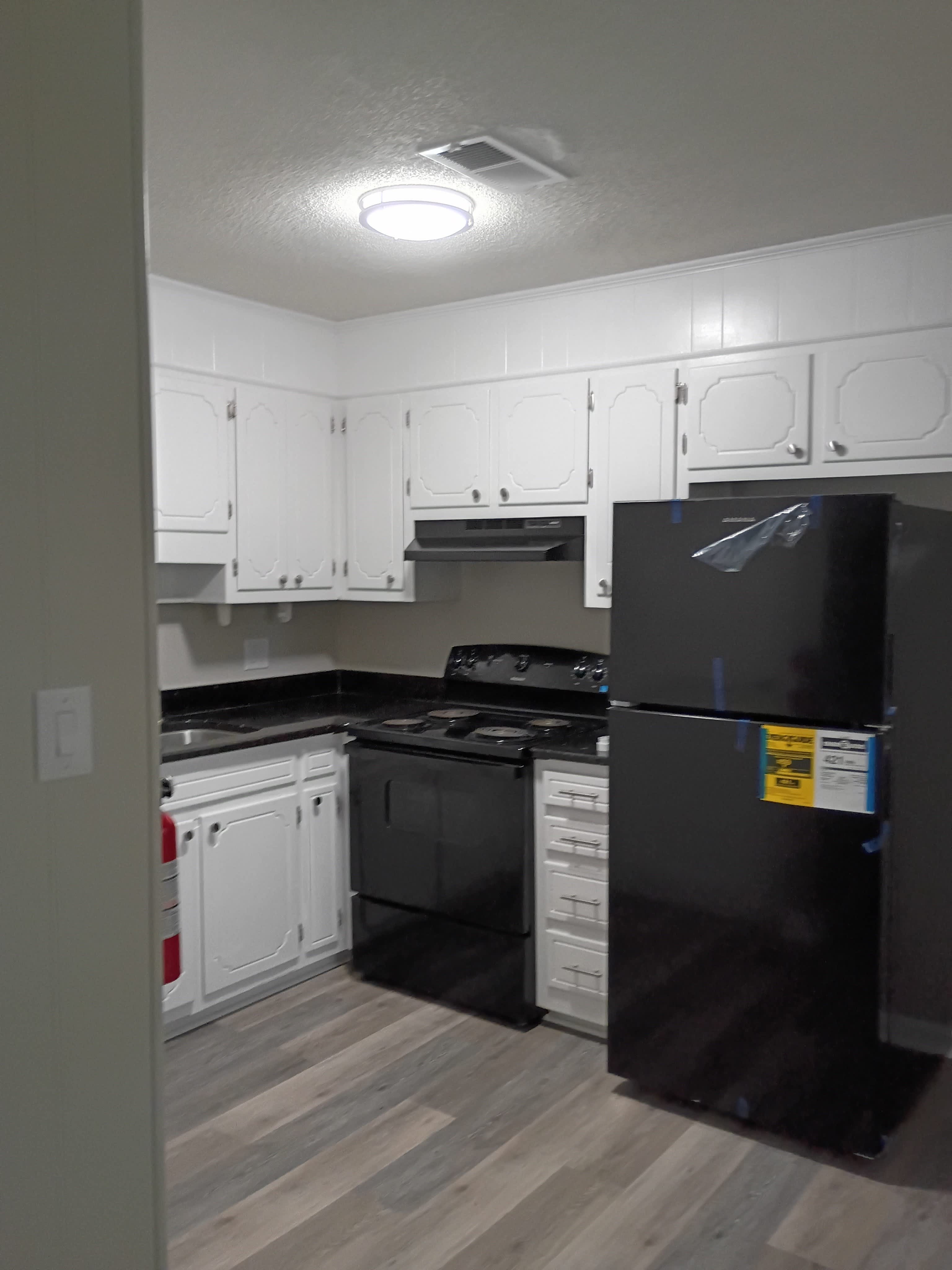 130 Colonial Ct – photo 2
