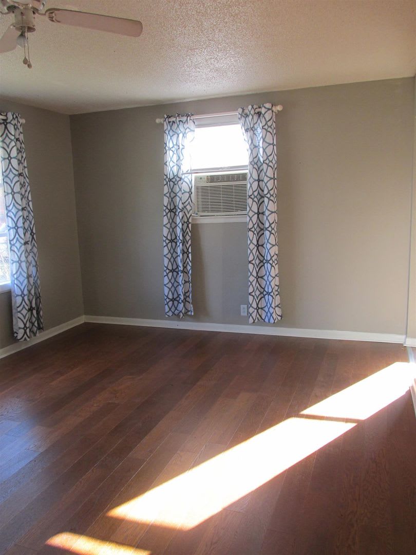3 Bedroom 1 Bath Pet Friendly Home For Rent! – photo 5