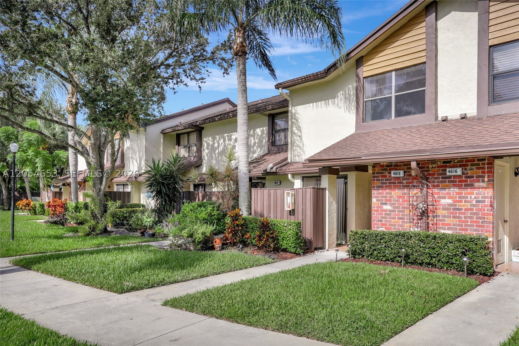 4615 Carambola Cir S – photo 3