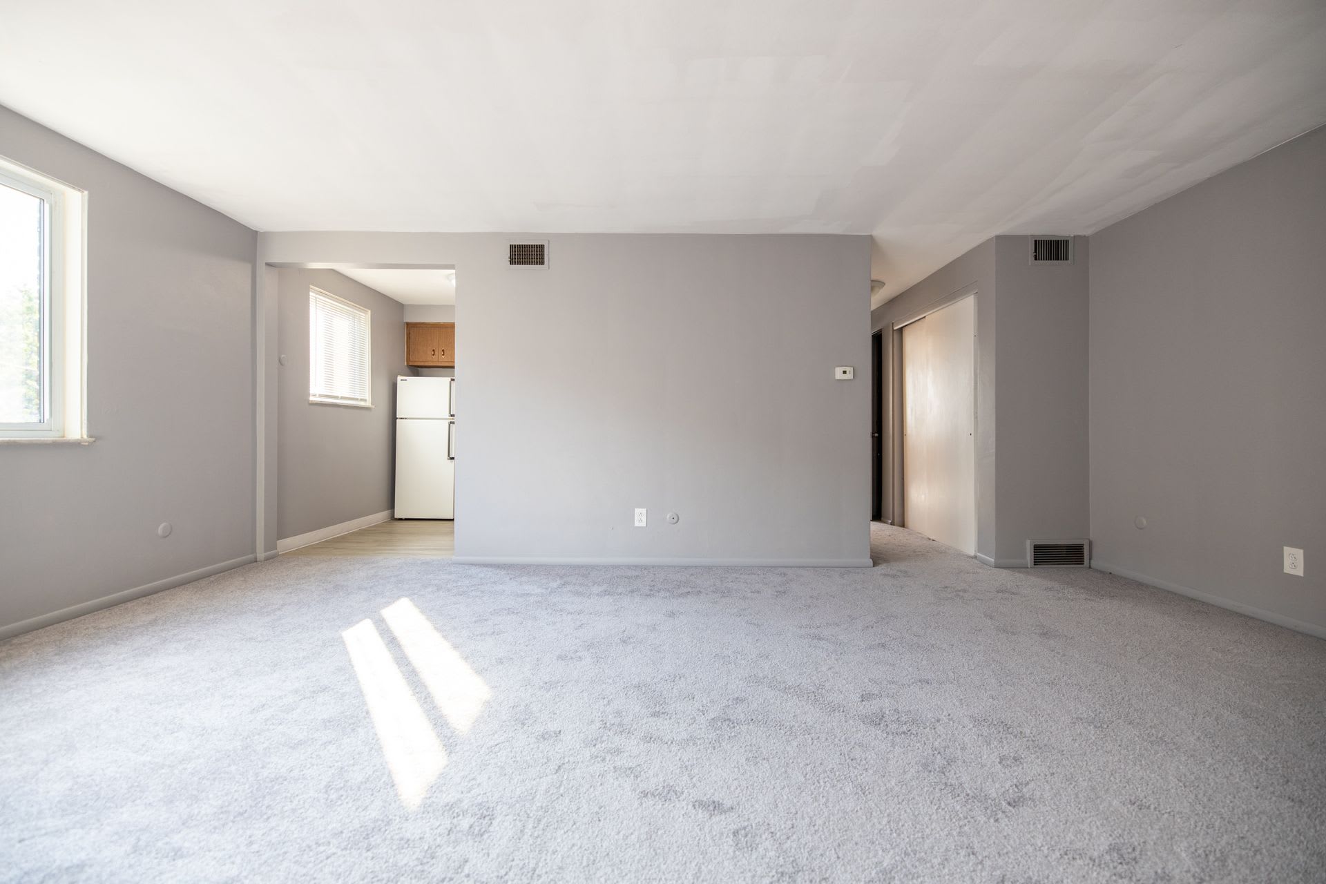 Broadway Manor Apartments – photo 3