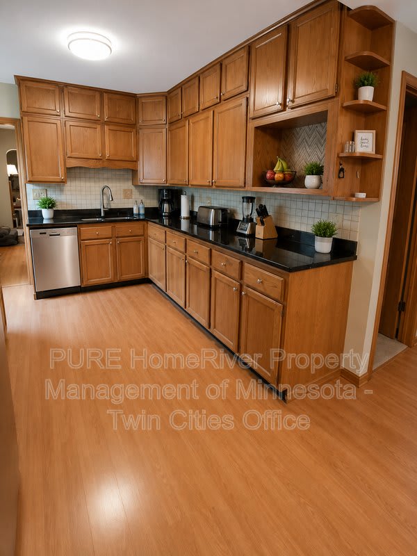 2029 Wellesley Ave – photo 5