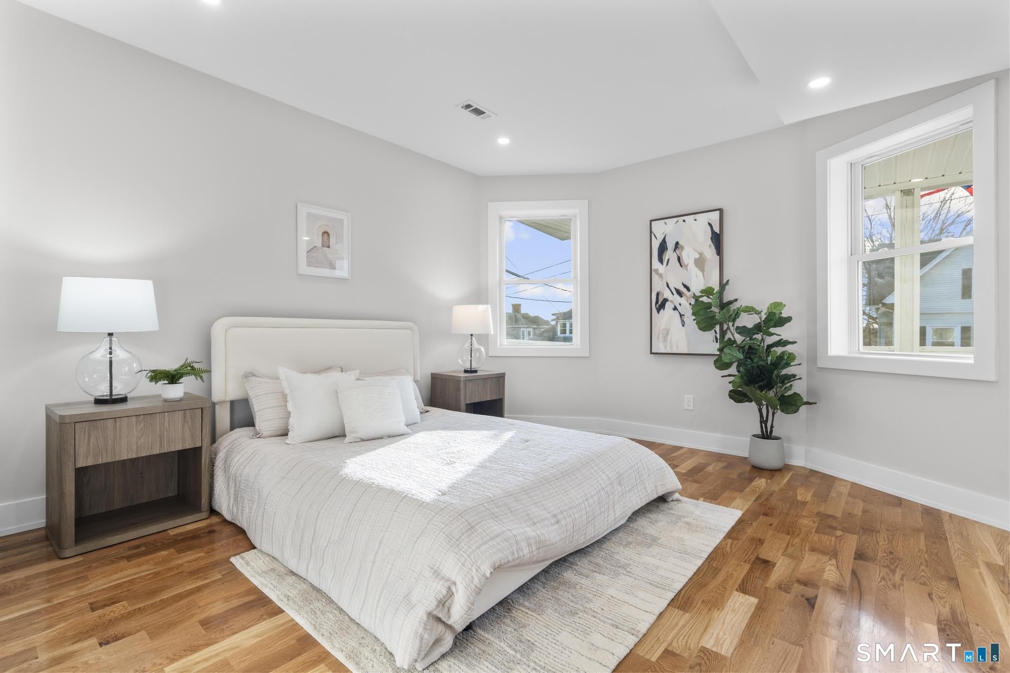 54 Plaza Avenue – photo 2