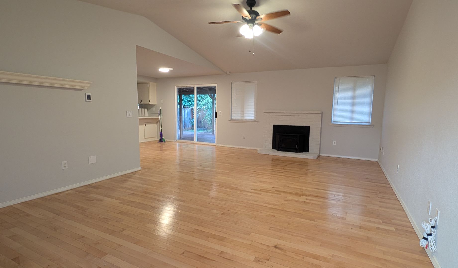 3 Bedroom Rambler With Fenced Yard On A Cul De Sac – photo 2