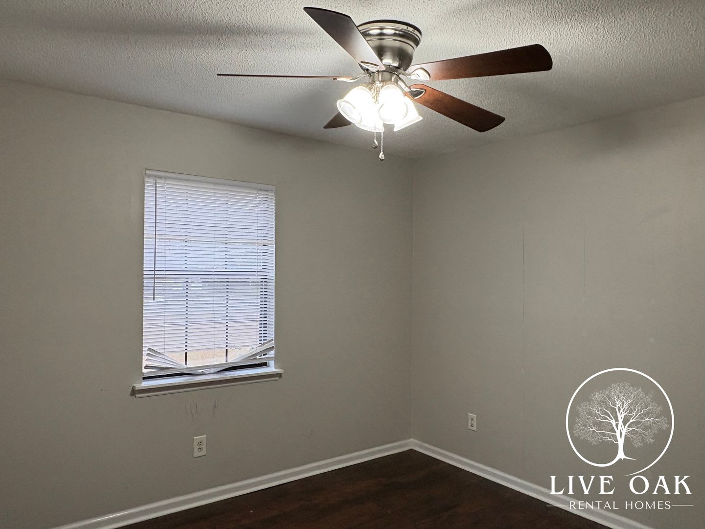 MOVE-IN SPECIAL: $500 OFF 1st MONTH'S RENT!** – photo 4