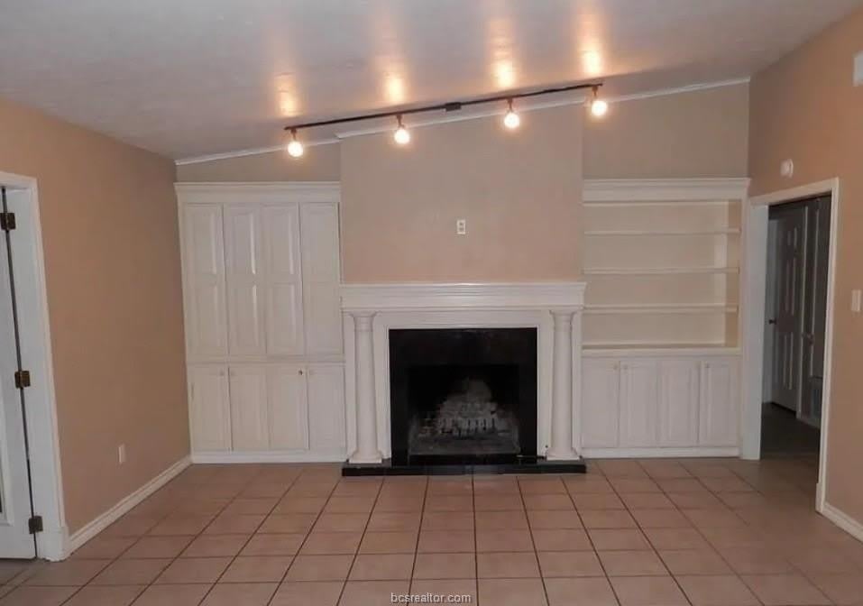 201 Brookside Drive W – photo 4