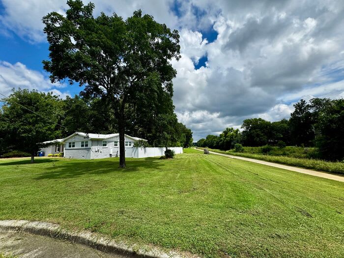 1005 Willow Cove Circle Southeast – photo 3