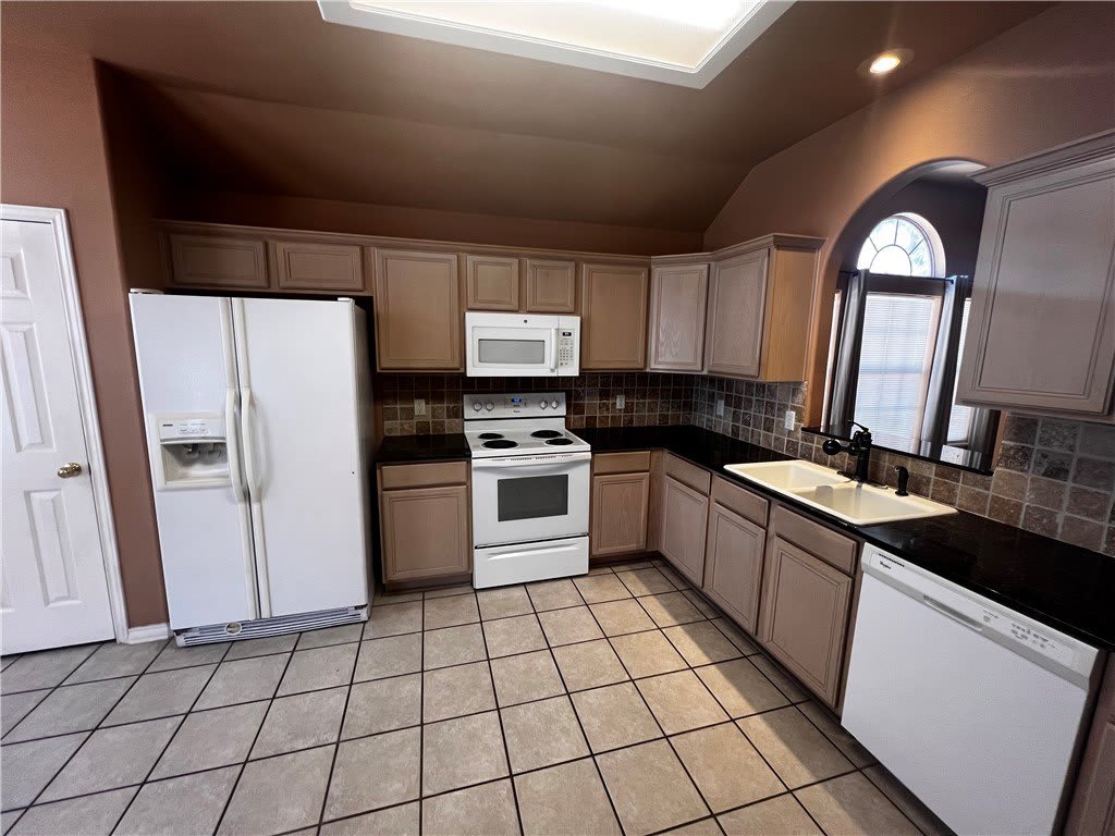 14033 Coquina Bay Avenue – photo 5