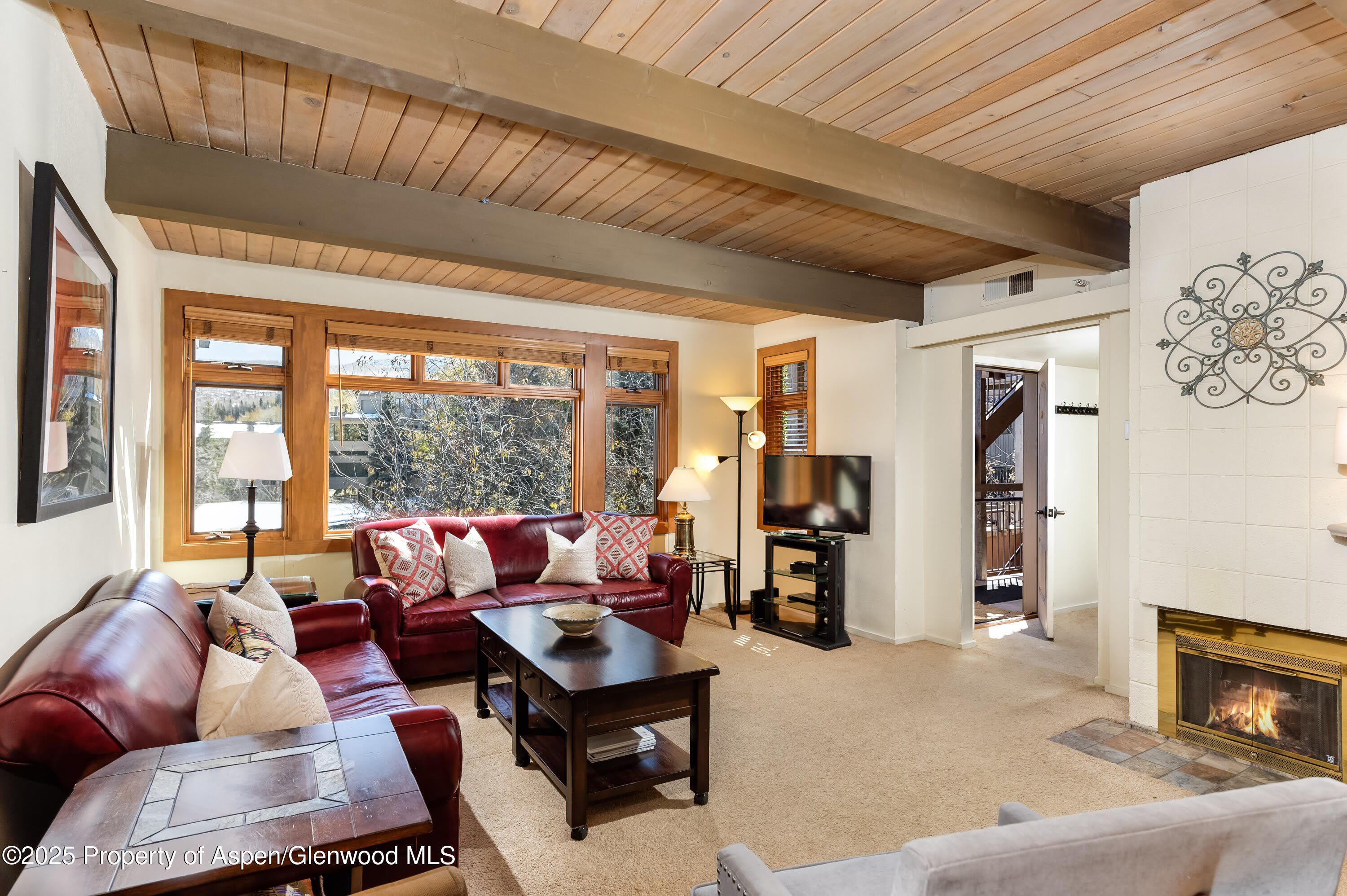 600 Carriage Way – photo 2