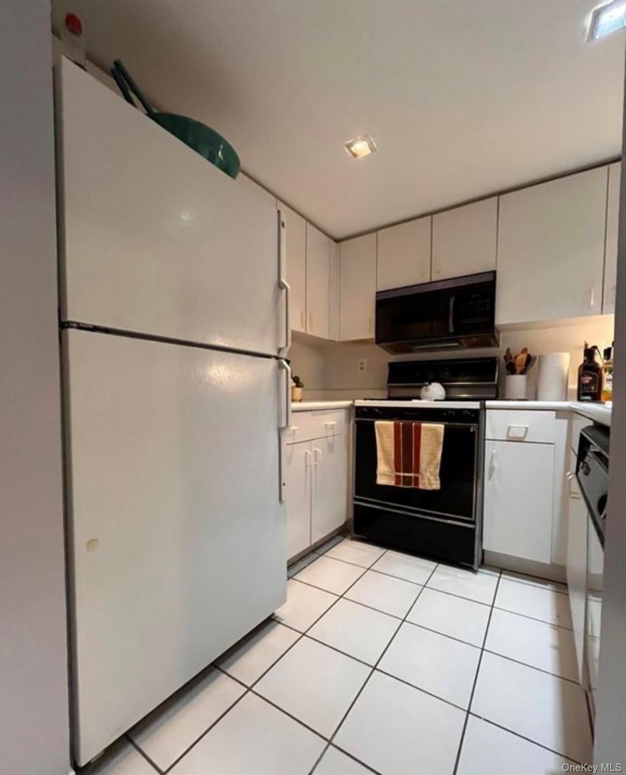 170 190 Schofield Street – photo 4