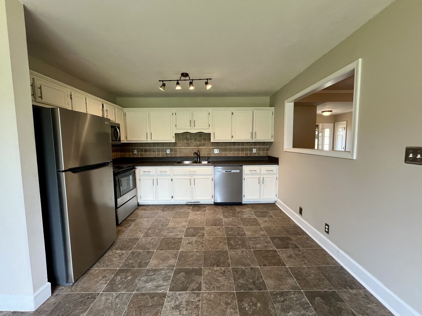 *Coming Soon* Great Ranch Home in Woodlawn! – photo 5