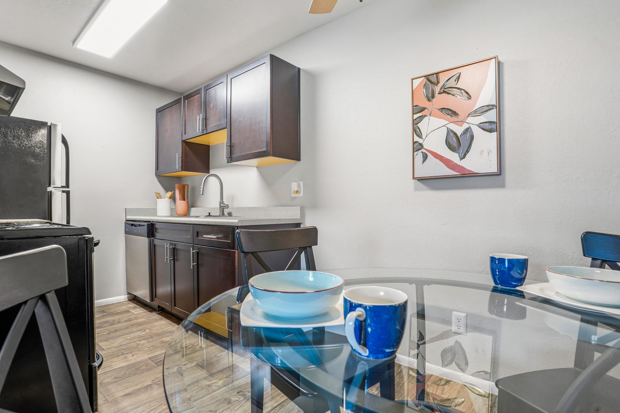 Callaway Apartments – photo 2