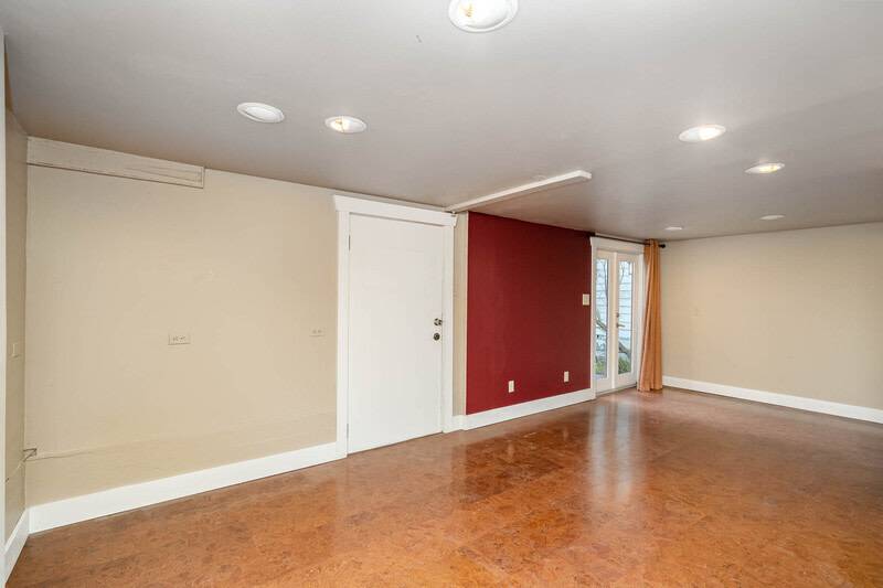 8040 16th Ave NE – photo 4