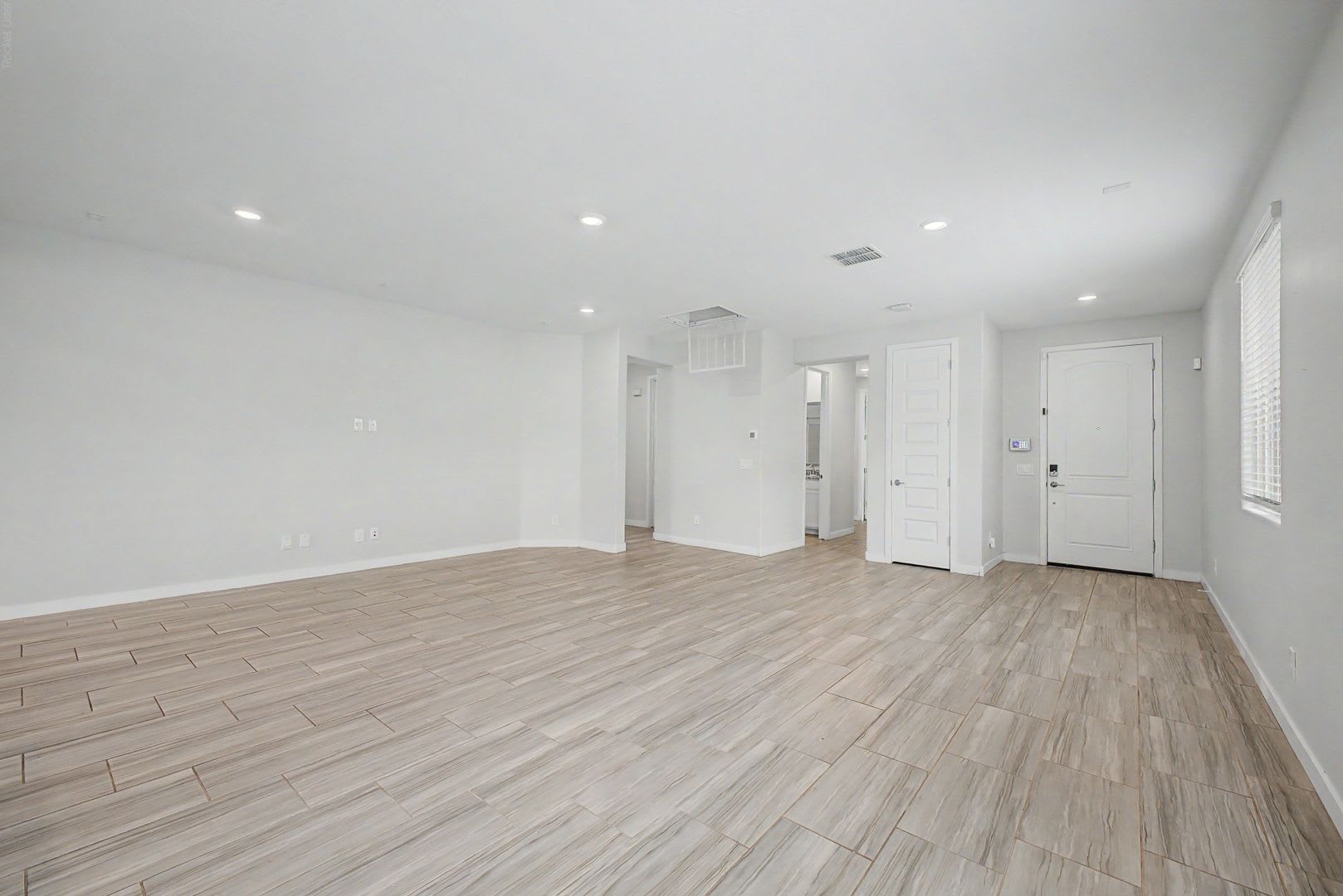 Beautifully updated 4 bed/2 bath home – photo 5
