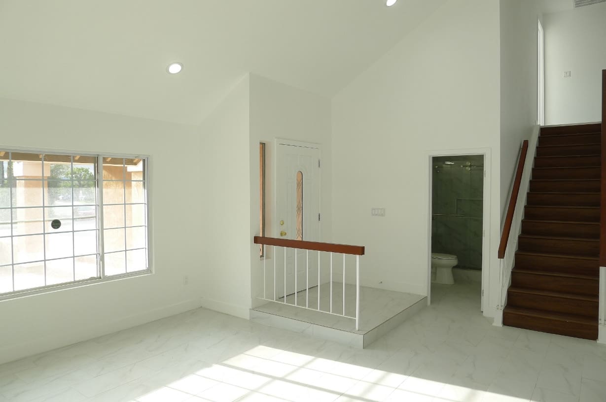 2623 E Maureen St – photo 2