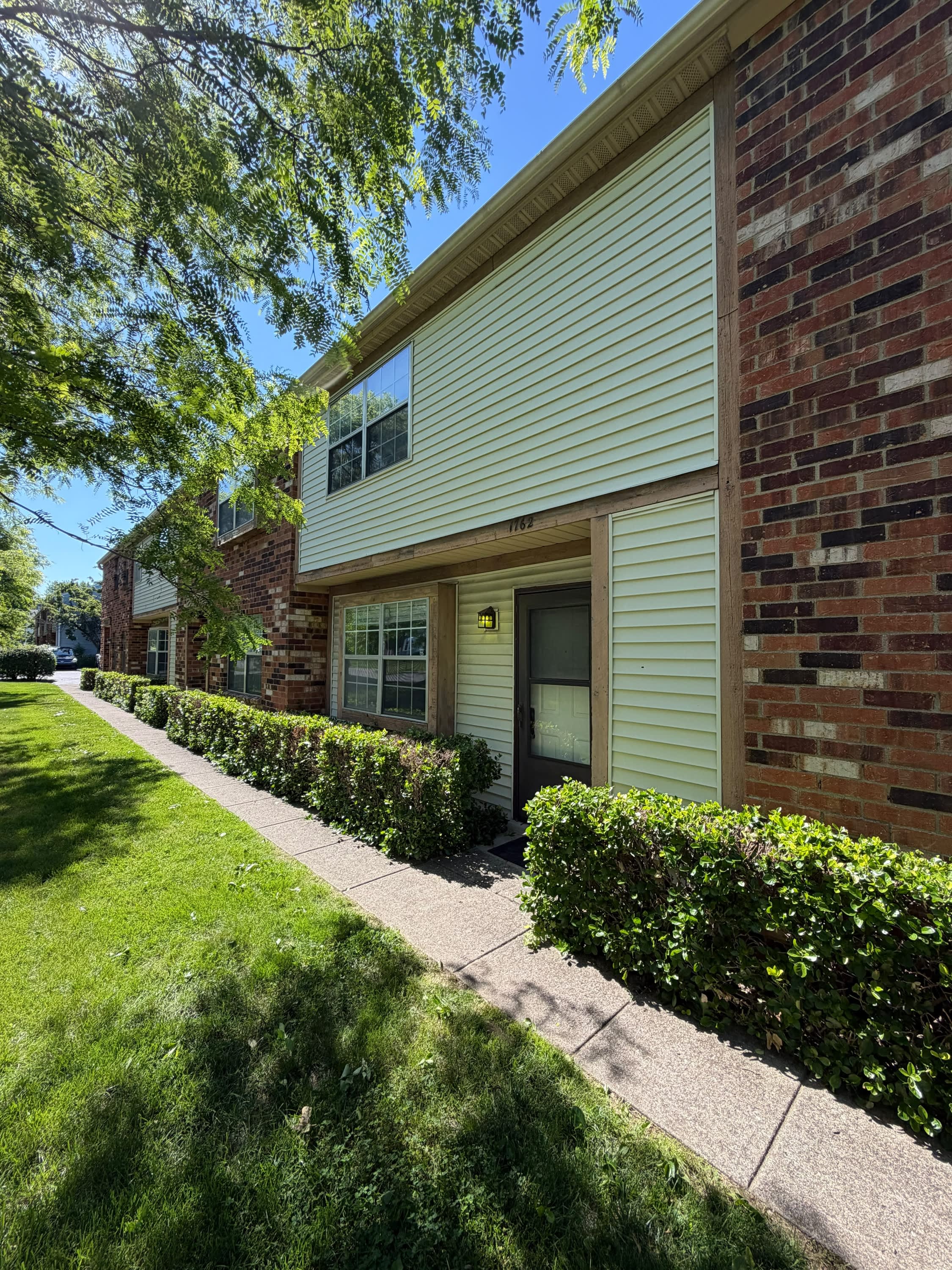 1762 Queensbridge Drive – photo 3