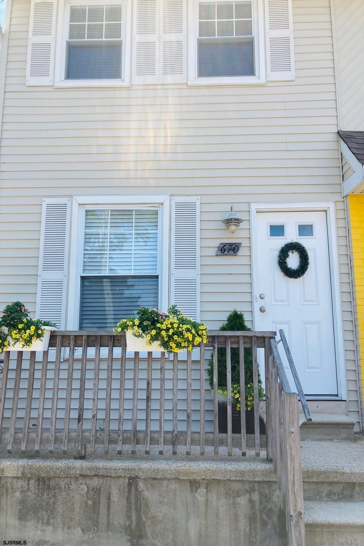 670 Carolyn Terrace – photo 2
