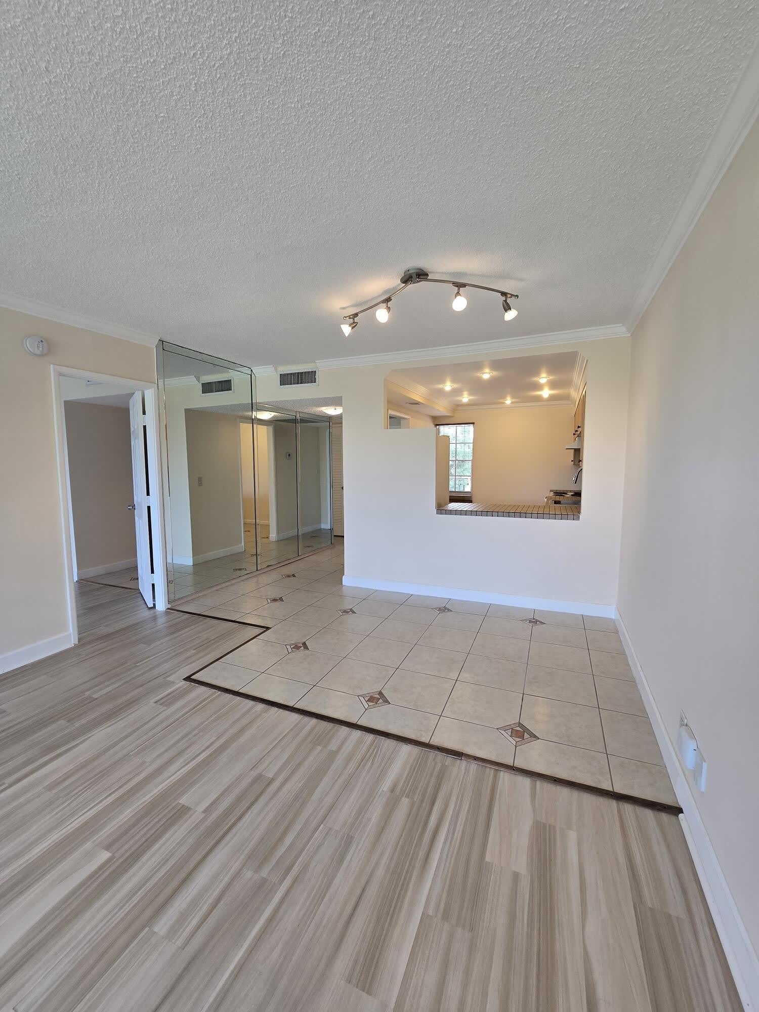2900 N Palm Aire Drive N – photo 1