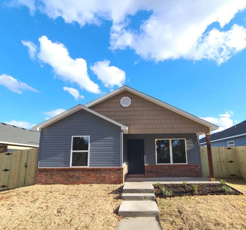 2504 E Illinois Aly – photo 1