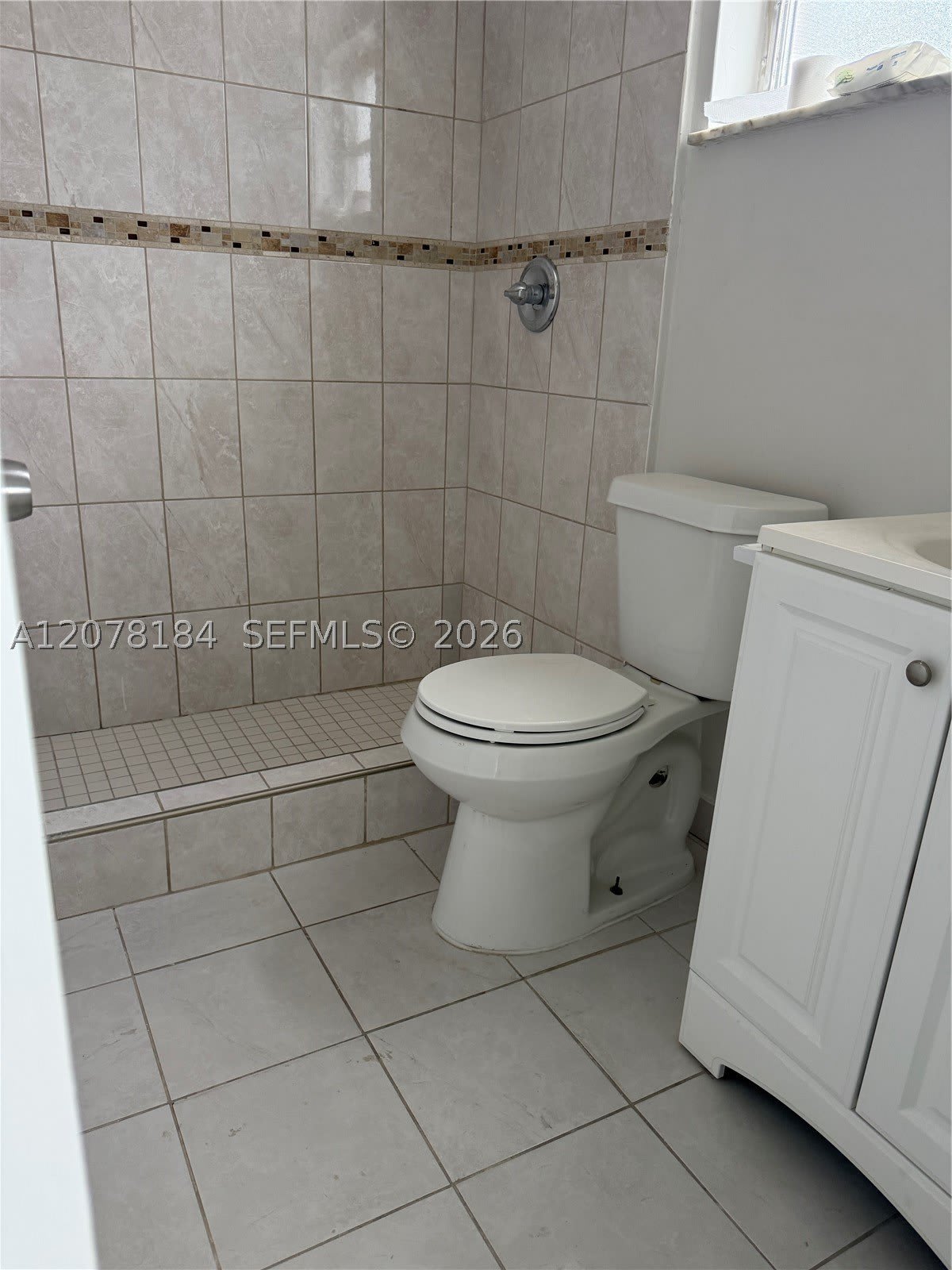 166 W 8th St – photo 3