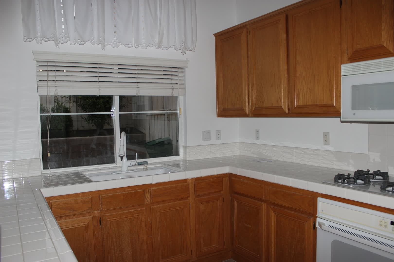 3 Bedroom Home For Rent In Irvine 39 Whispering Pine – photo 4