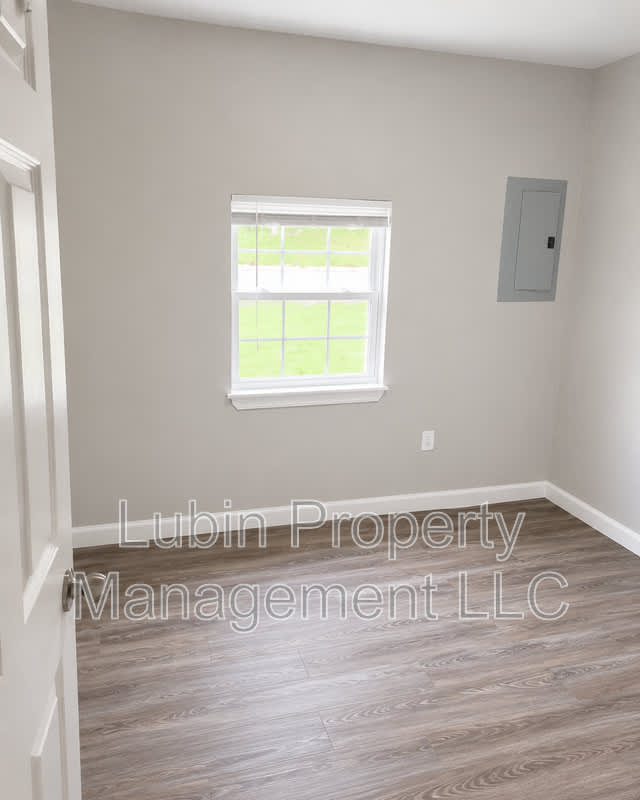 217 Ingle Ave – photo 2