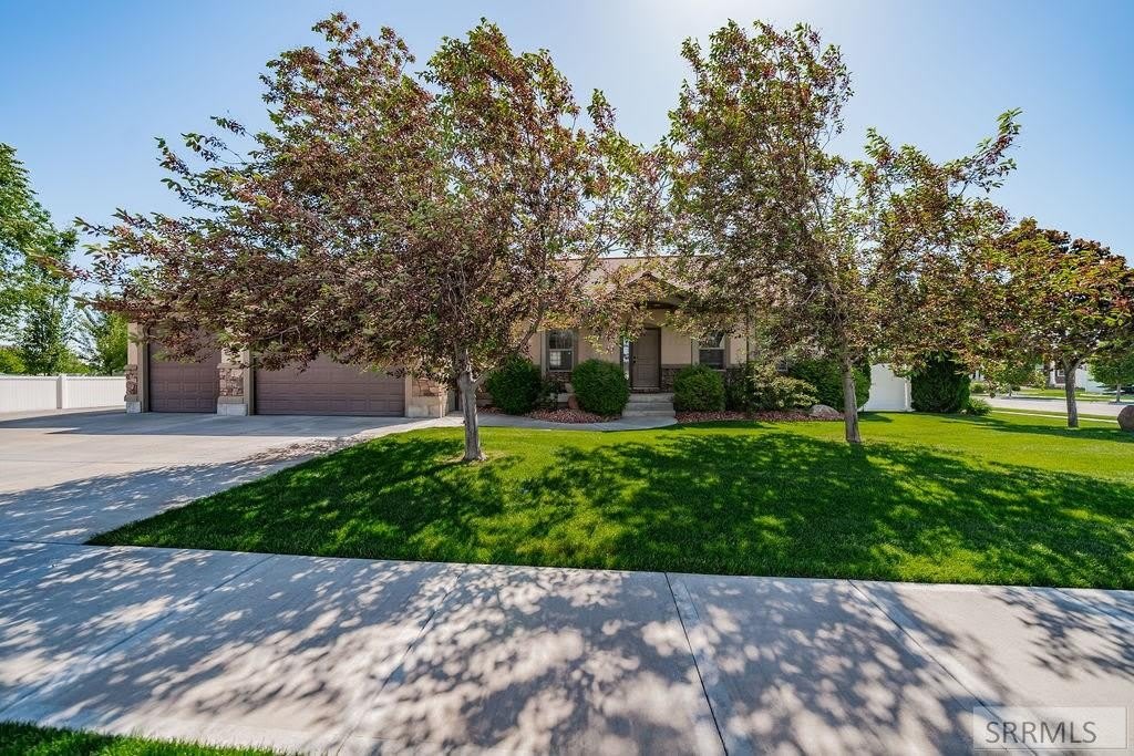 140 Casa Drive – photo 3