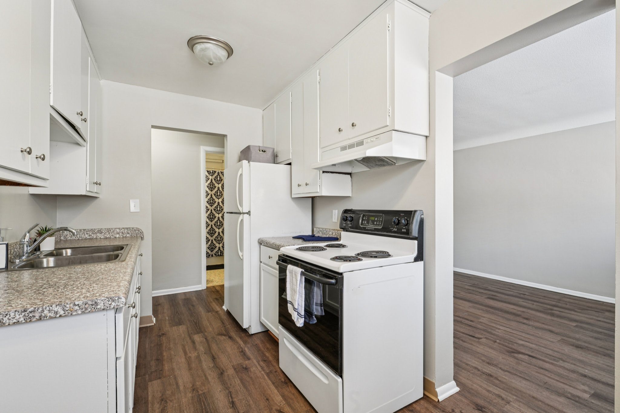 Priscilla Standish Apartments – photo 5