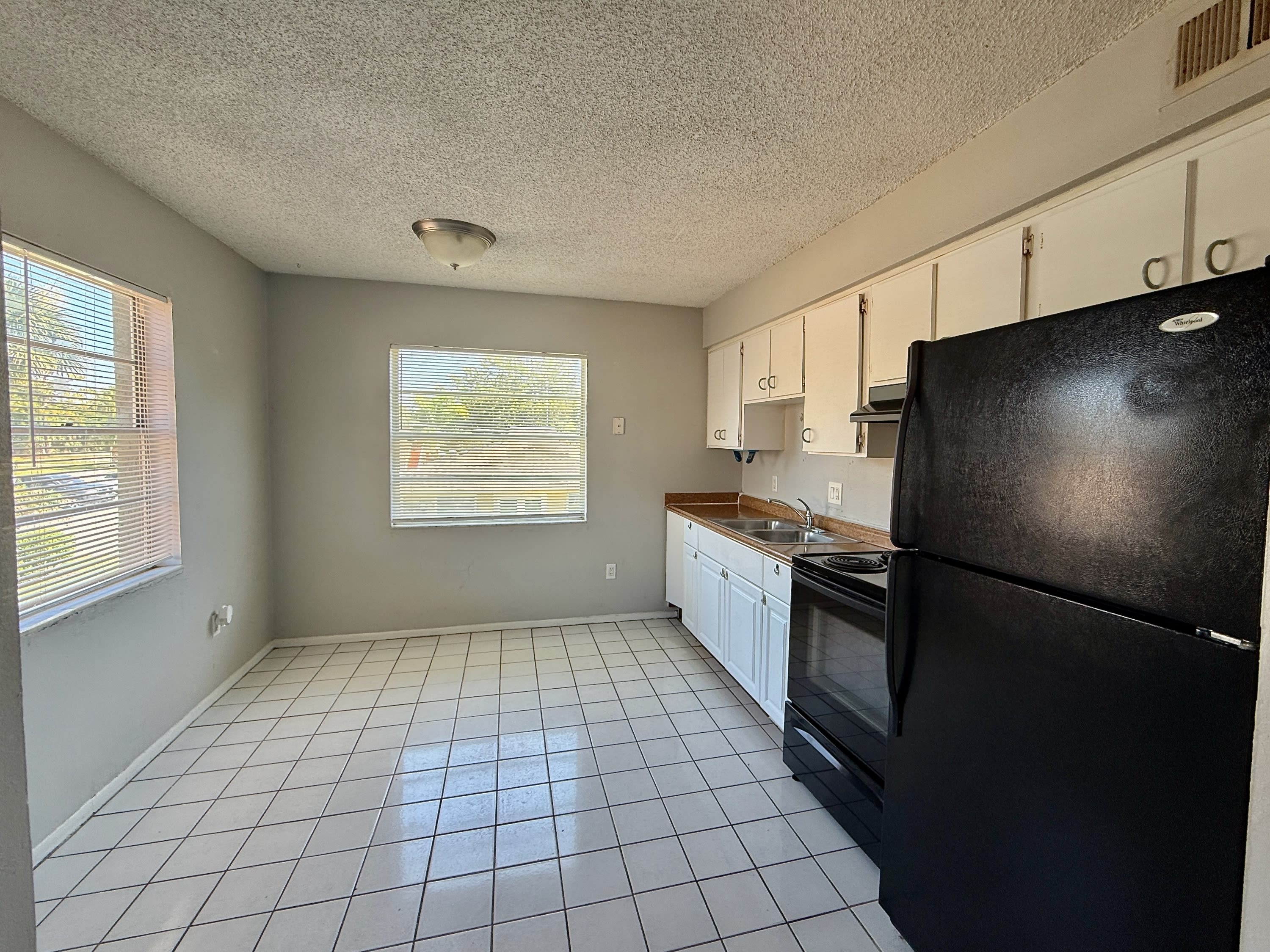 723 Michigan Court – photo 4