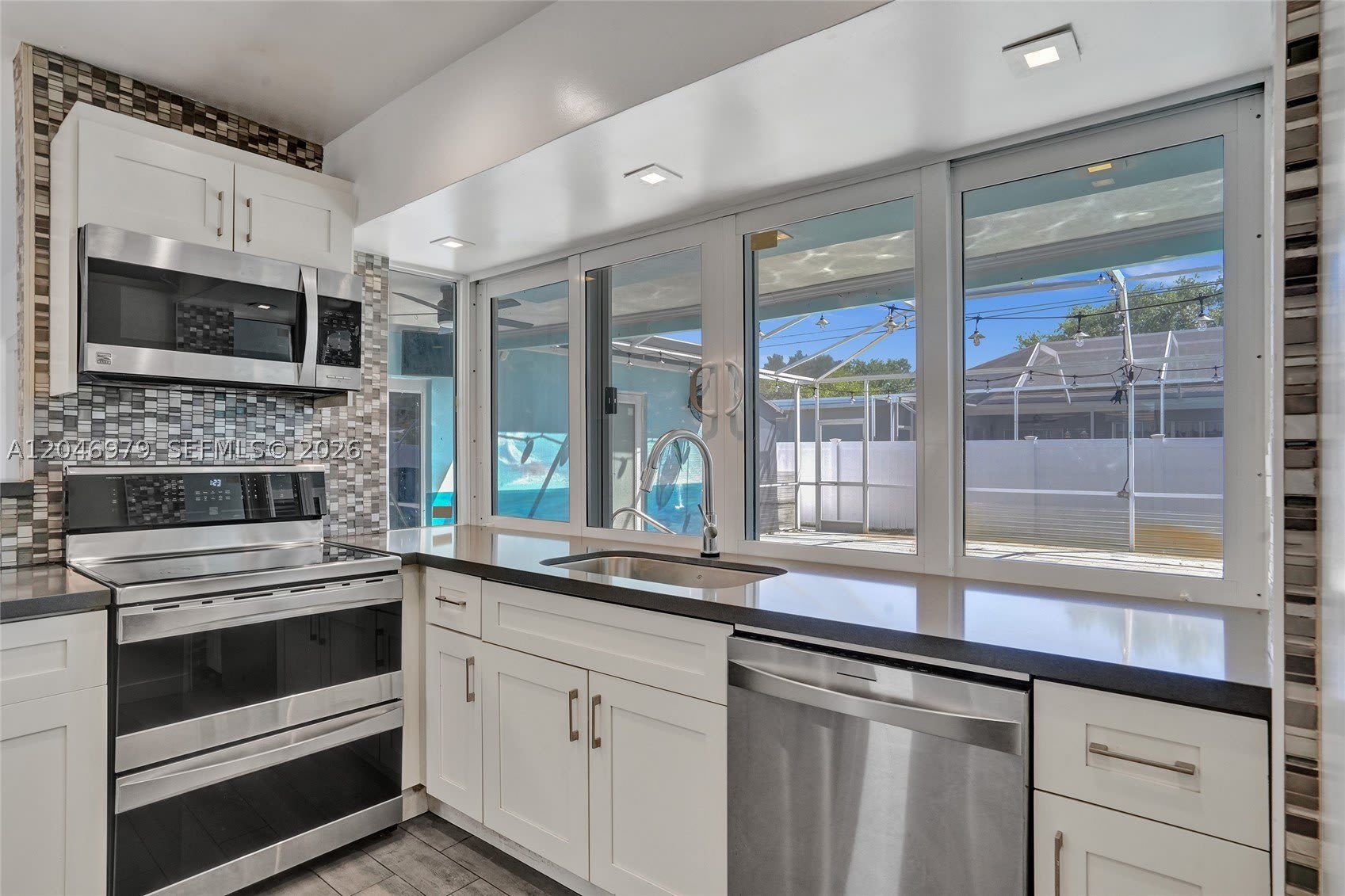9240 54th St – photo 4