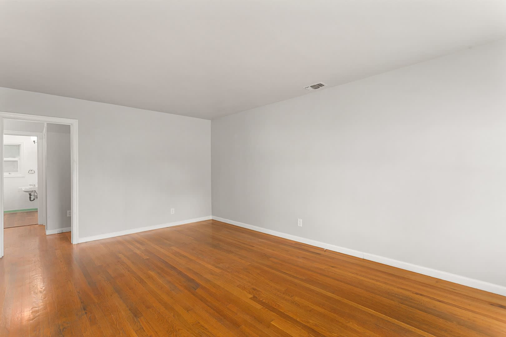 Heart Of Sacramento Duplex For Rent – photo 4