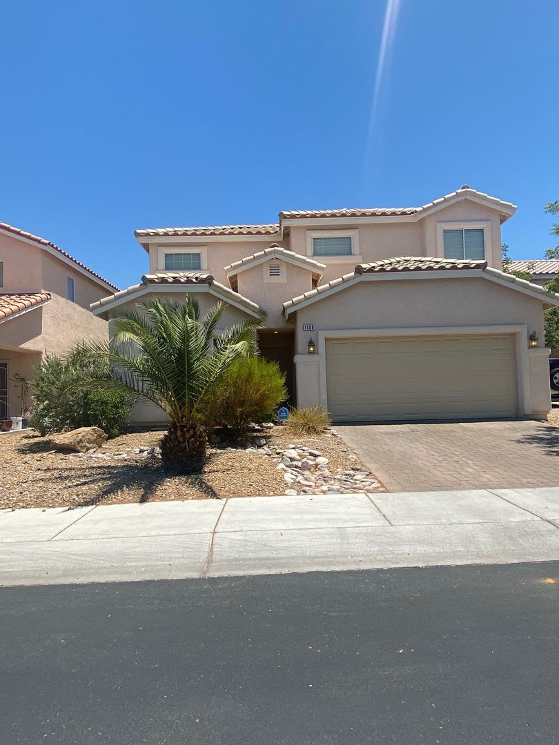 Wonderful 2 story home with Master Bedroom on the first floor, close to Anthem Hills Park and Trailhead. – photo 1