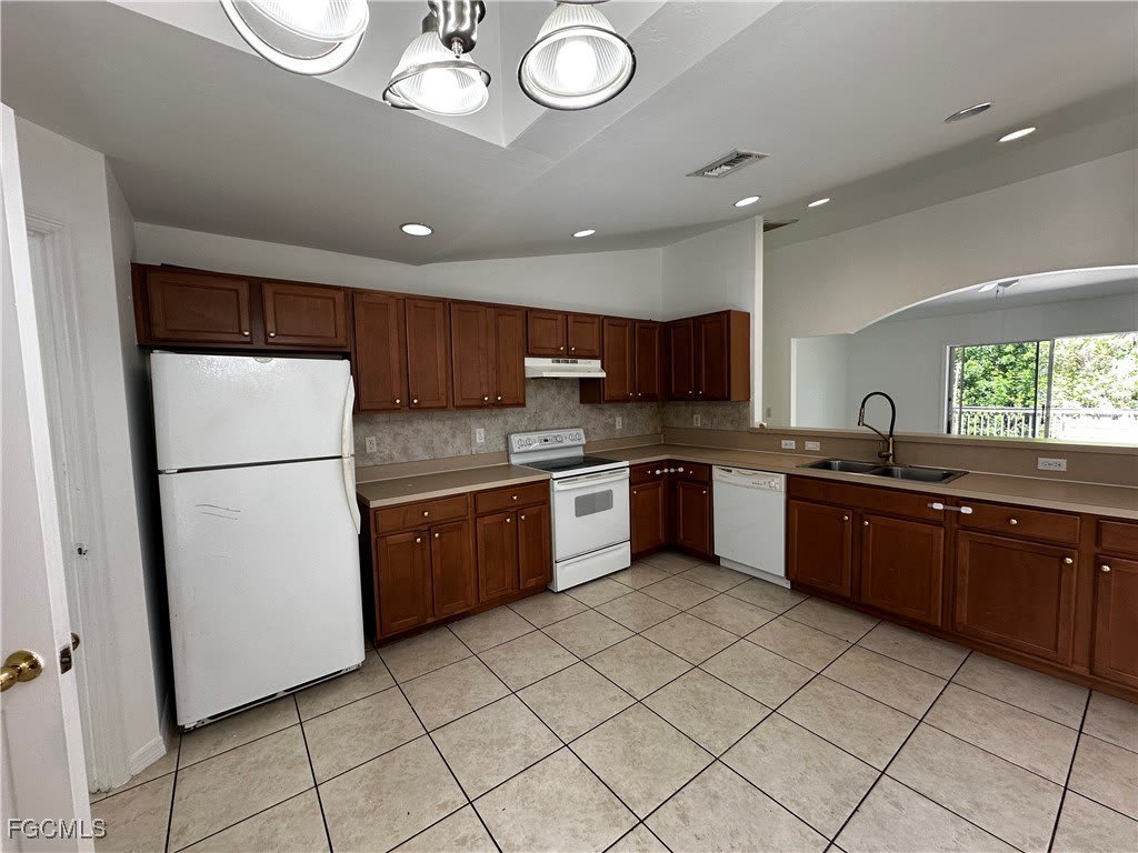 301 E 12th Street – photo 3