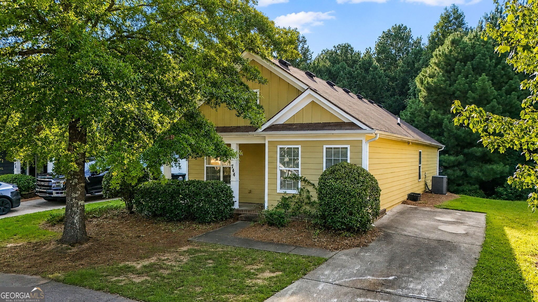 744 W Vincent Drive – photo 5