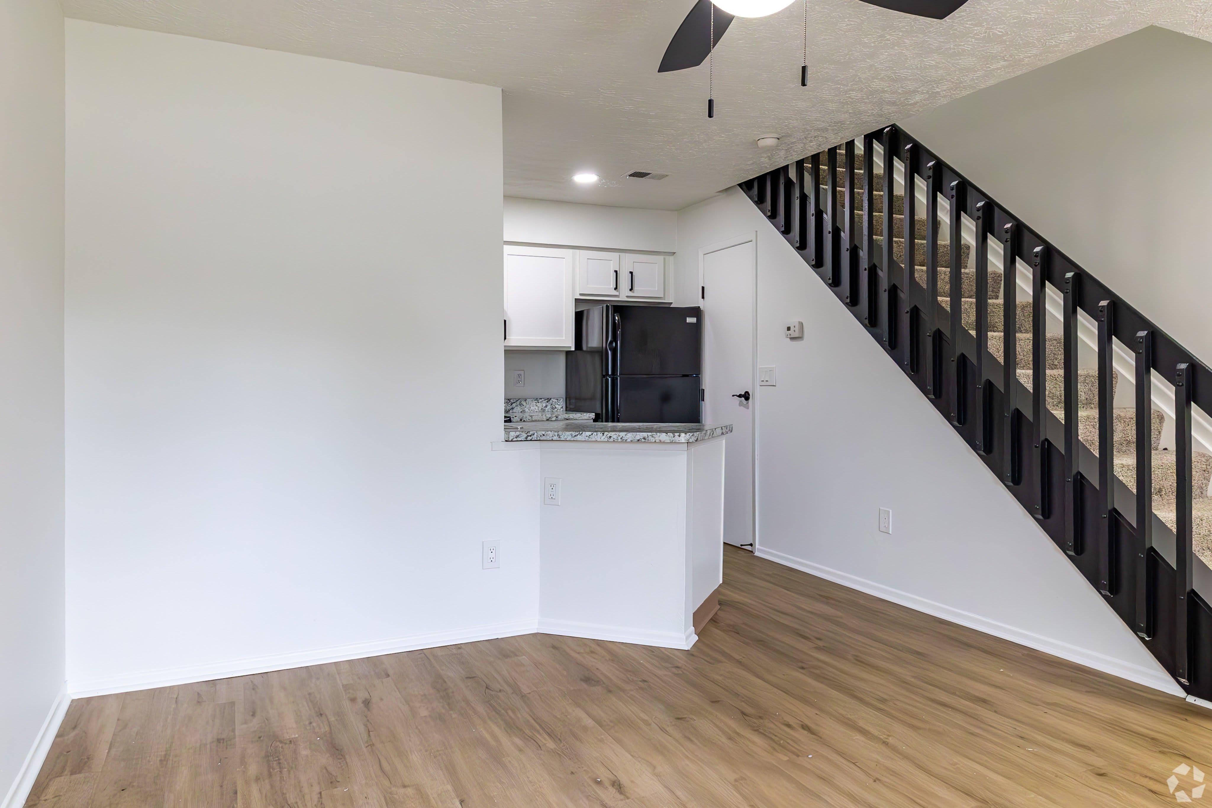 Hickory Creek Apartment Homes – photo 2