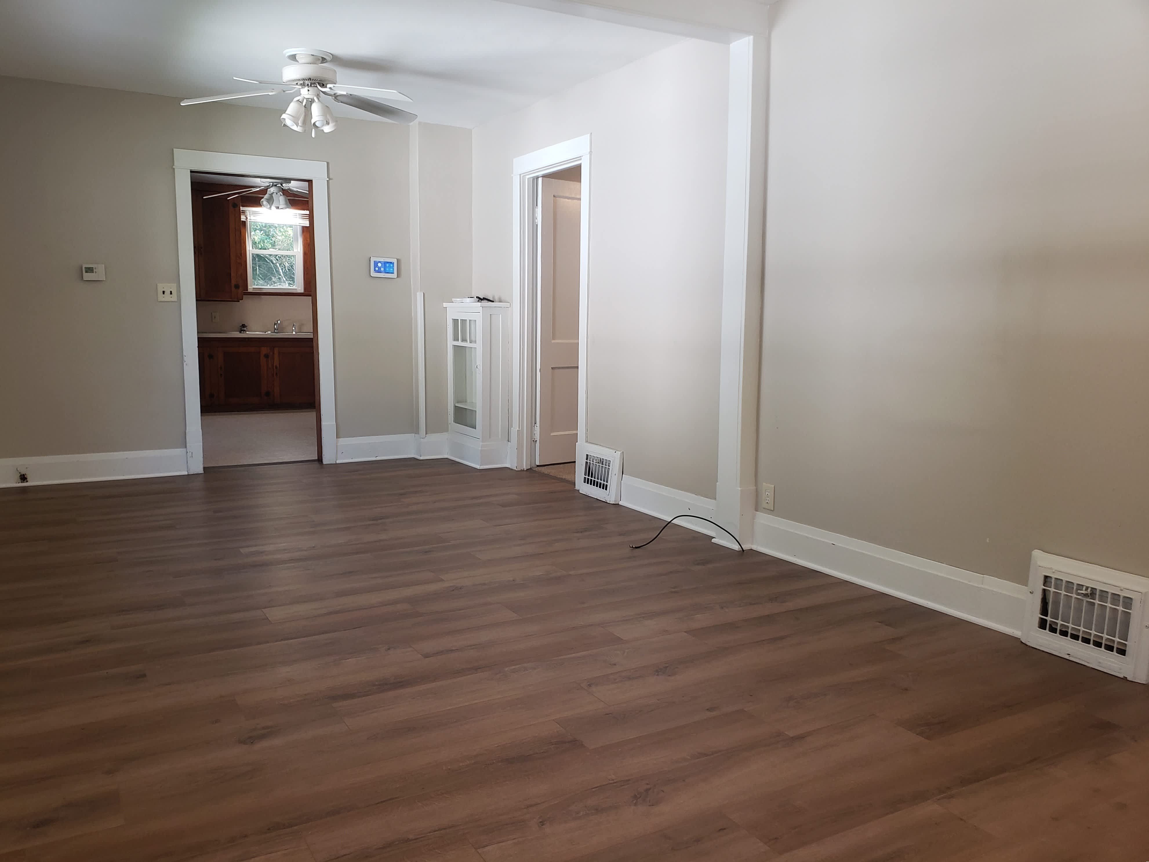 2709 Commercial Ave – photo 4
