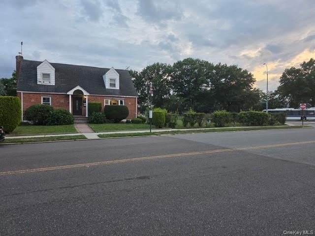 220-10 120th Avenue – photo 1