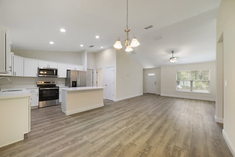 387 E Caldwell Dr – photo 4